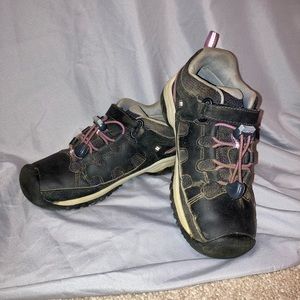 KEEN Targhee Low Waterproof Hiking Shoes Boots Black Pink Kids Girls Size 13